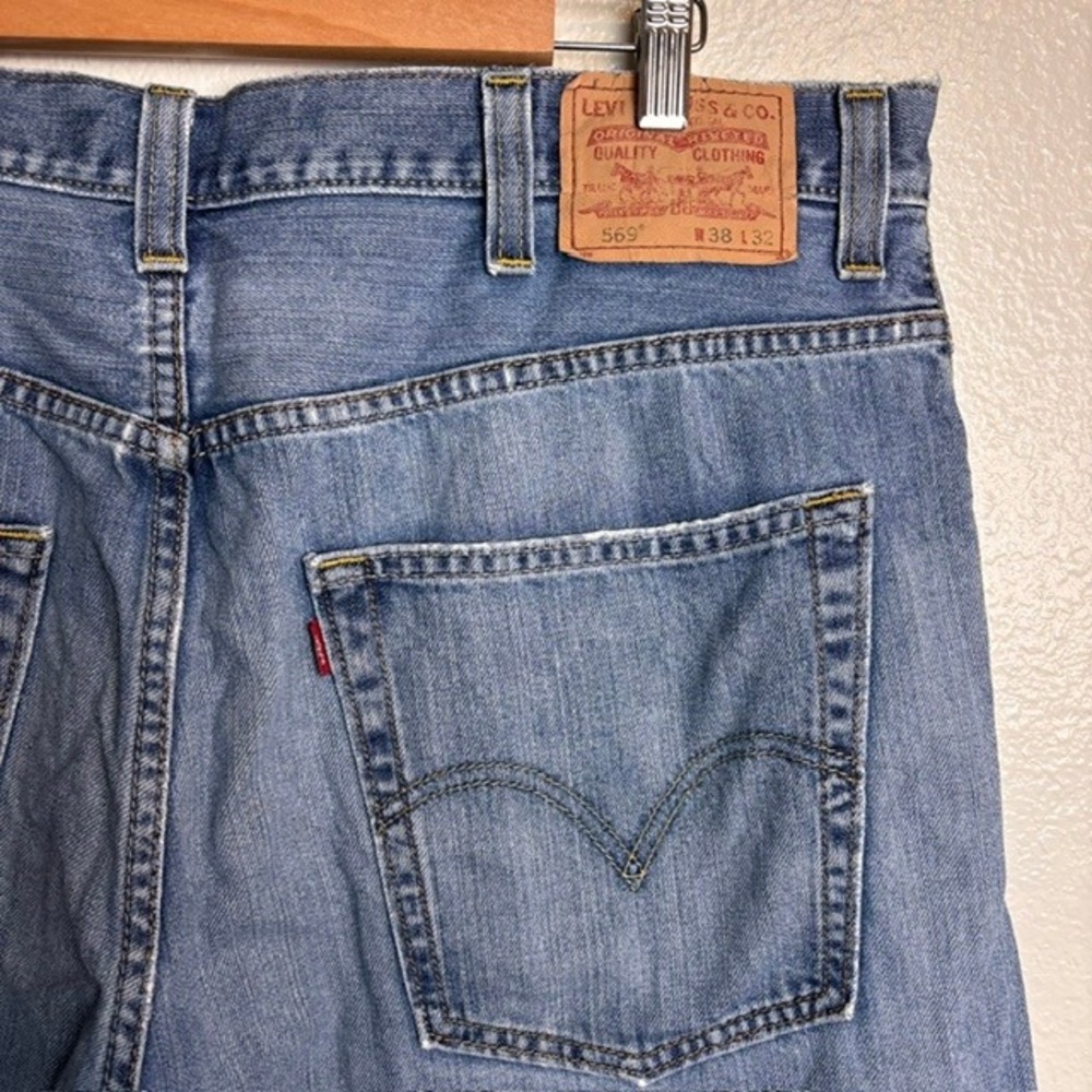 Mens Levis 569 Loose Straight Leg Jeans 38x32 Medium Wash Blue Denim 100% Cotton
